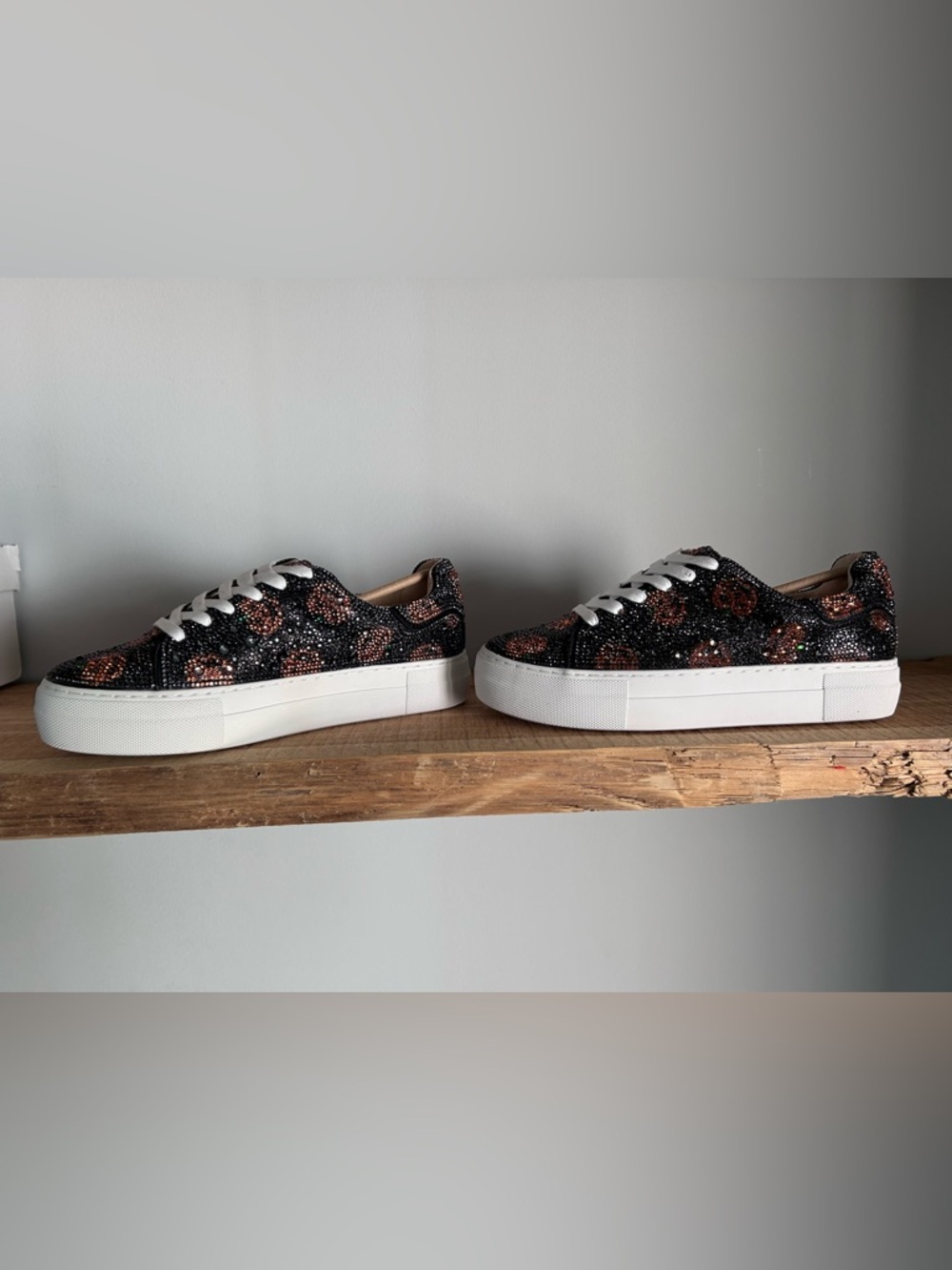 NIB Betsey Johnson Sidny Pumpkin Sneakers - Picture 7 of 12